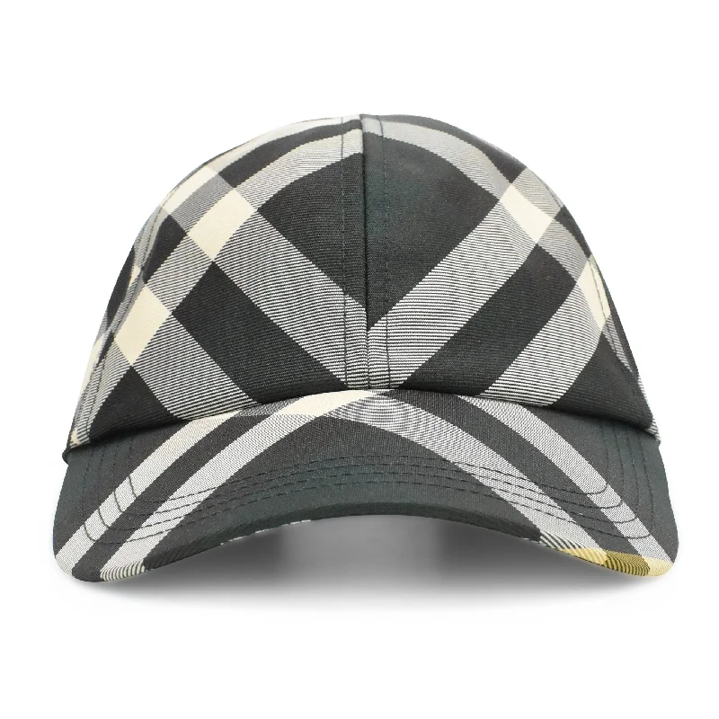 Burberry Baseball Cap - M