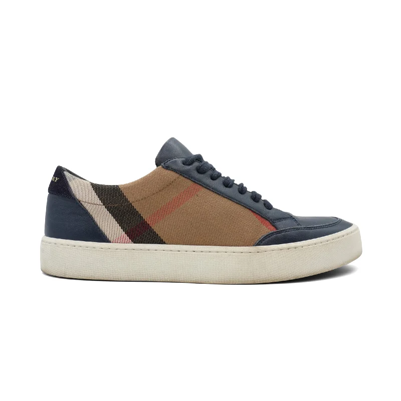 Burberry Novacheck Sneakers - Women's 38.5